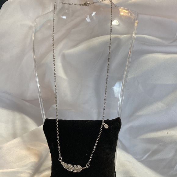 Silver leaf necklace - Picture 2 of 3